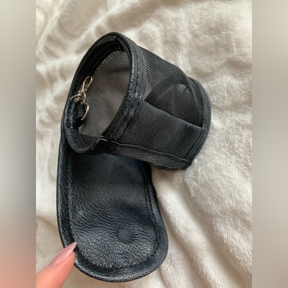 Makeup brush cleaning mat & mesh carrying case for beauty blender - Picture 3 of 11